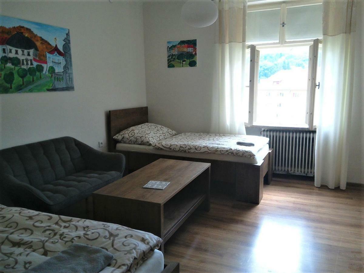Апартаменти Apartman S Vyhladom Кремниця Екстер'єр фото