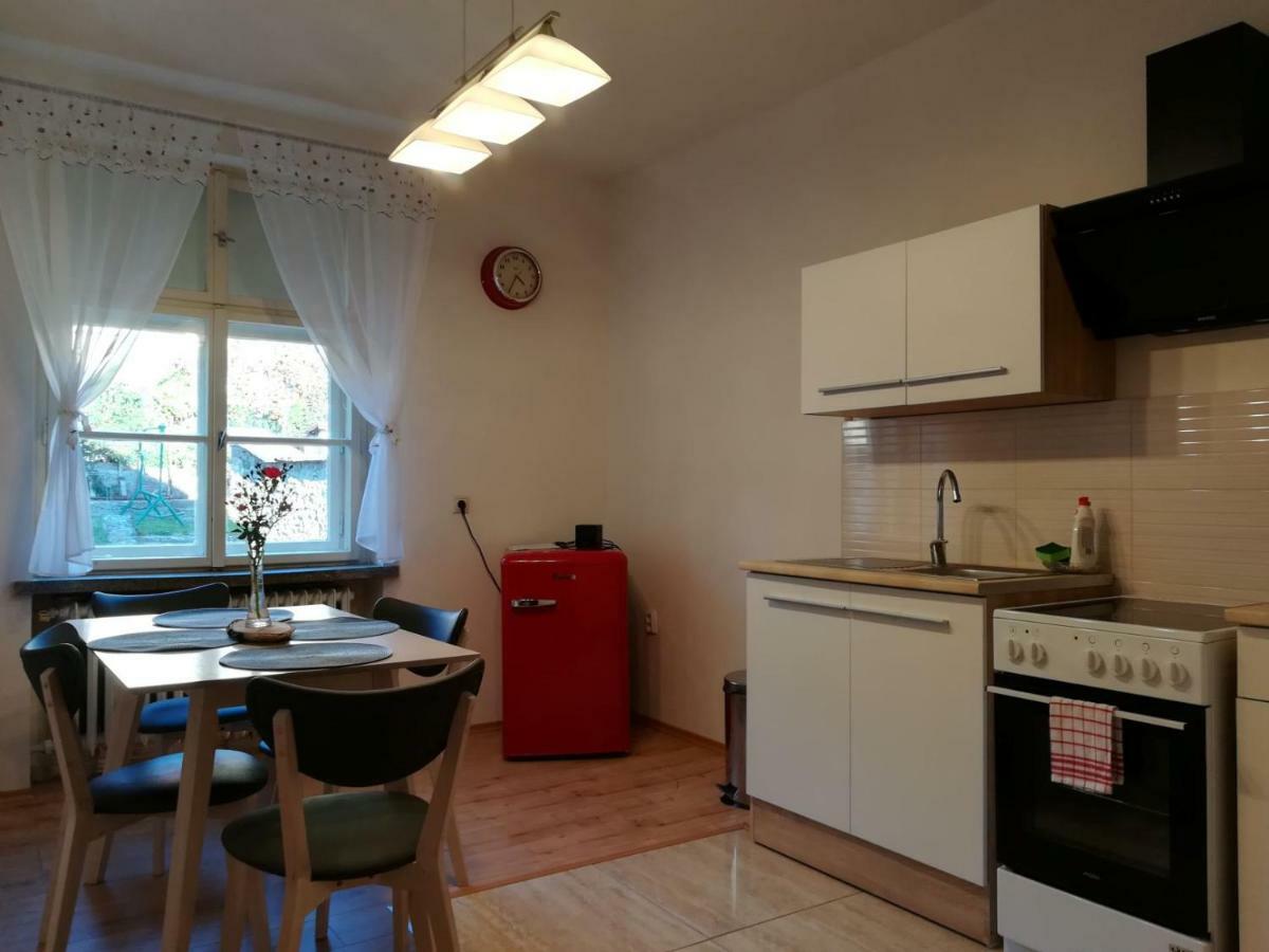 Апартаменти Apartman S Vyhladom Кремниця Екстер'єр фото